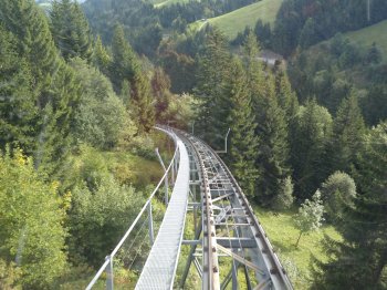 Sulla funicolare per il Moléson, in partenza da Gruyères-sur-Moléson a m 1100 slm (31546 bytes)